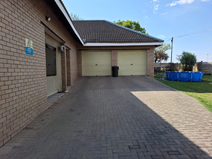 3 Bedroom Property for Sale in Universitas Ridge Free State